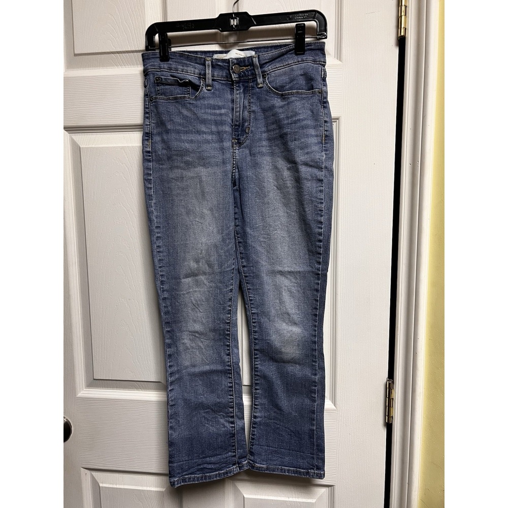 Signature by Levi Strauss Women Blue Mid Rise Capri Jeans Size‎ 4 W27 74906-0020